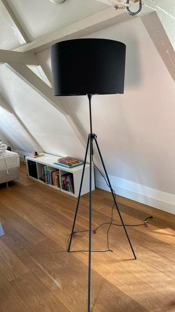 Zuiver Lesley vloerlamp in zwart (170cm)
