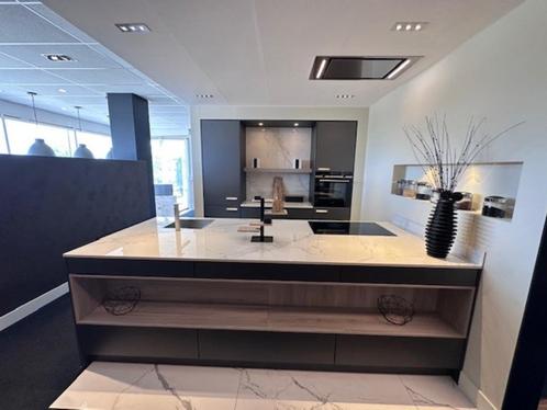 Showroom keuken voor maar €15.900,-, Huis en Inrichting, Keuken | Complete keukens, Nieuw, Overige typen, Overige kleuren, Overige materialen