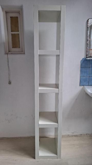 Witte kast, moet dit weekend weg