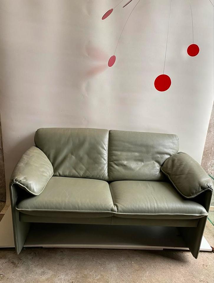 Leolux salie groene Bora Bora tweezits-bank, Huis en Inrichting, Banken | Bankstellen, Gebruikt, Rechte bank, Tweepersoons, 150 tot 200 cm