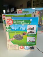 Houten trein, mechanische spoorwegovergang. Nieuw in doos, Kinderen en Baby's, Speelgoed | Houten speelgoed, Ophalen of Verzenden