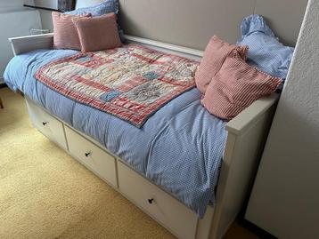 Hemnes bedbank  beschikbaar voor biedingen