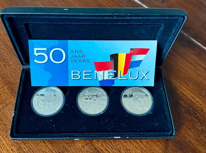 Benelux set 50 jarig bestaan in cassette, Postzegels en Munten, Munten | Nederland, 10 gulden, Koningin Beatrix, Zilver, Ophalen of Verzenden