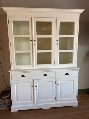 Landelijke Buffetkast beschikbaar voor biedingen