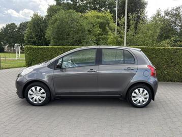 Toyota Yaris YARIS 1.3 16V VVT-I LINEA SOL AUTOMAAT beschikbaar voor biedingen