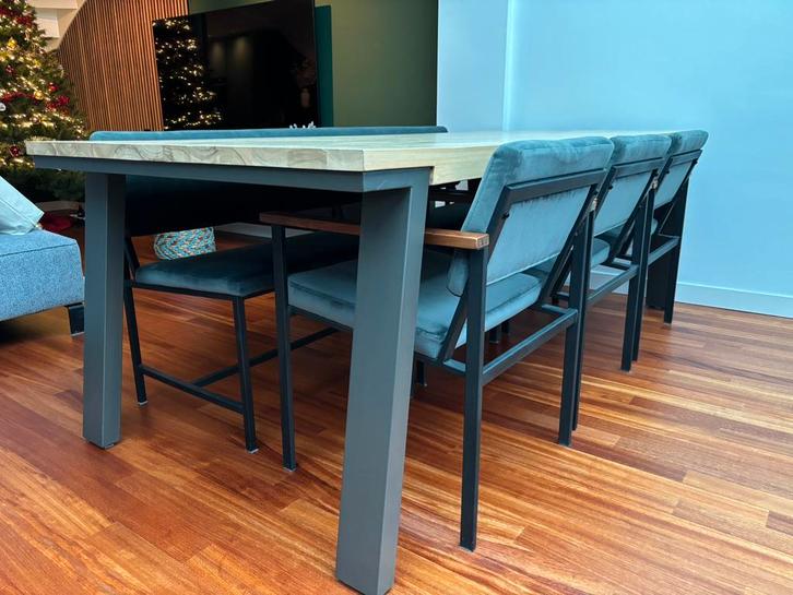Eettafel (Xooon) en stoelen (Loods5), Huis en Inrichting, Complete eetkamers, Gebruikt, 4 tot 6 stoelen, Ophalen