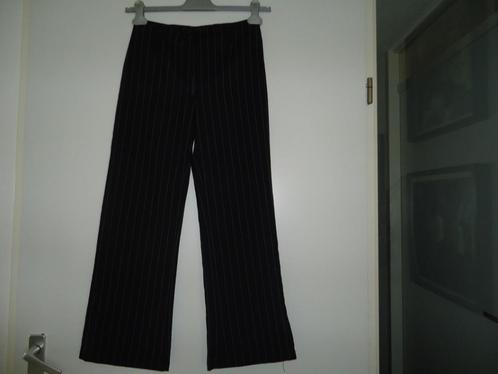 broek zwart met zilveren krijtstreep tw = 69 lengte = 92, Kleding | Dames, Broeken en Pantalons, Zo goed als nieuw, Maat 34 (XS) of kleiner