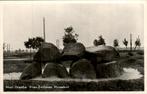 Hunebed in Vries-Zuidlaren, Ophalen of Verzenden, Voor 1920, Gelopen, Drenthe