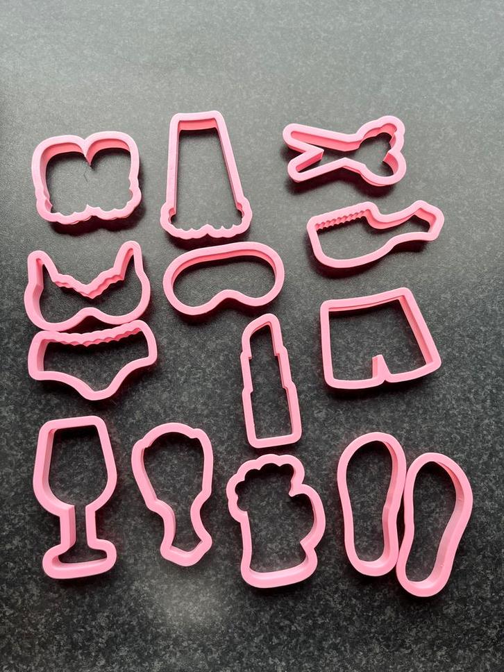 93 Koekuitstekers meeste van Roos bakt, Hobby en Vrije tijd, Taarten en Cupcakes maken, Zo goed als nieuw, Bakvorm, Ophalen of Verzenden