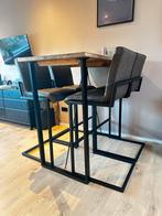 Mooie Bartafel met 4 stoelen., Ophalen, Gebruikt, Met voetsteun, 90 cm of meer