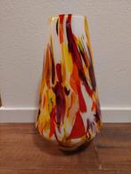 Hoge design vaas van Italiaans glas in rood tinten, Huis en Inrichting, Woonaccessoires | Vazen, Ophalen, Minder dan 50 cm, Rood