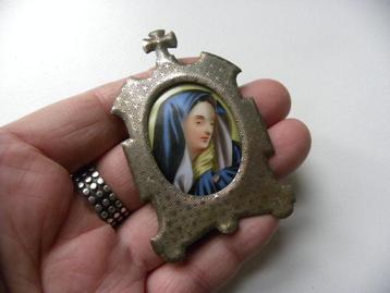 Antiek icoontje Madonna metaal en porcelein handbeschilderd beschikbaar voor biedingen