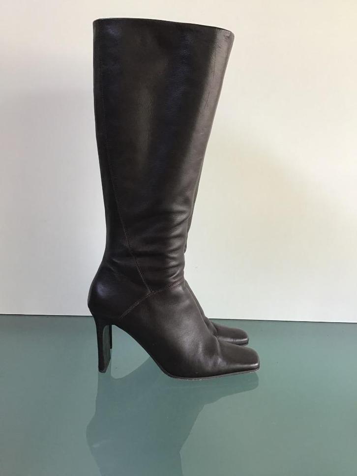 GRATIS VERZENDEN | ELEGANTE leren bruine laars 38, Kleding | Dames, Schoenen, Zo goed als nieuw, Hoge laarzen, Bruin, Verzenden