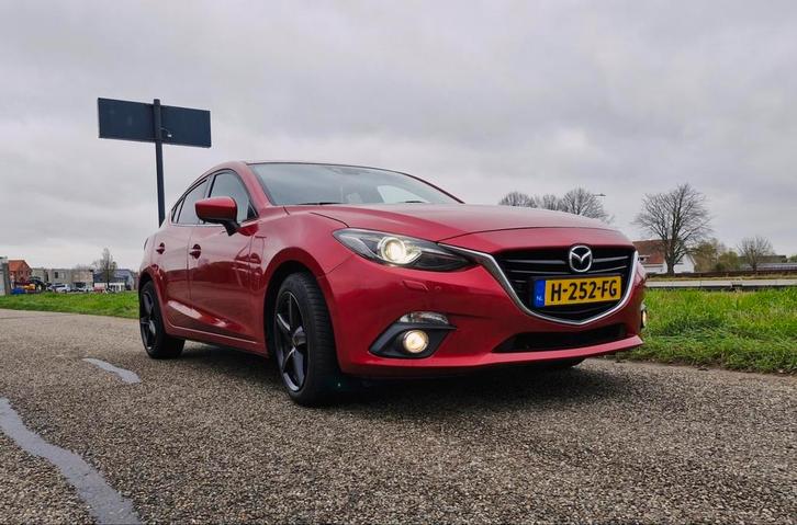 VANDAAG 10500€❗️Mazda 3 2.0 Skyactiv-g 165pk 2015 Rood, Auto's, Mazda, Particulier, ABS, Airbags, Airconditioning, Bluetooth, Boordcomputer