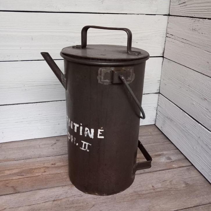 Vintage metalen oliekan, mooi patina, goed onderhouden., Antiek en Kunst, Antiek | Gereedschap en Instrumenten, Ophalen of Verzenden
