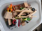 Houten treinbaan met wagons en veel meer, Ophalen of Verzenden, Zo goed als nieuw, Duw- of Trekspeelgoed