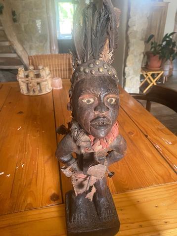 Uniek Afrikaans ritueel beeld – 60 cm – met magische buikhol beschikbaar voor biedingen