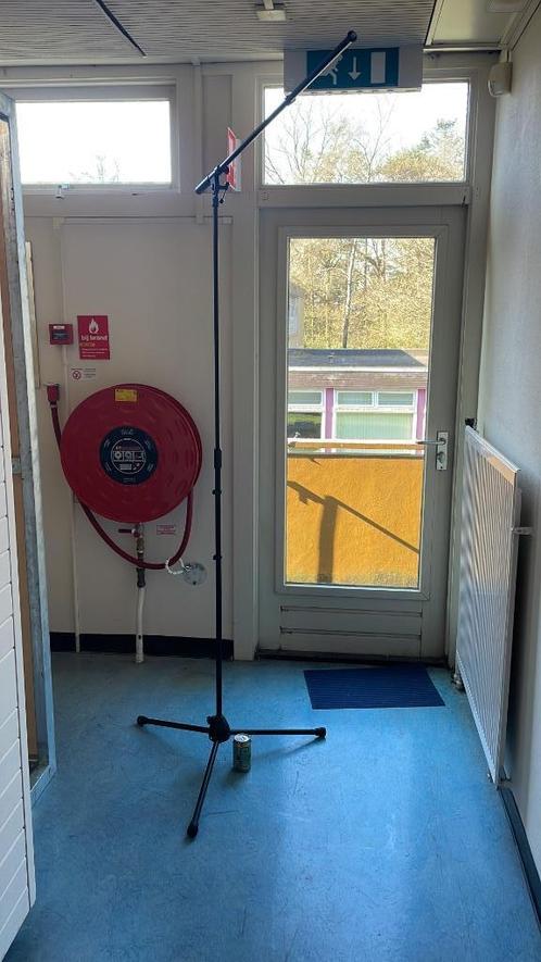 K&M 21021 Overhead statief, Muziek en Instrumenten, Standaards, Zo goed als nieuw, Muziekstandaard, Microfoon, Ophalen