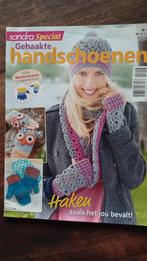 Sandra special, handschoenen en accessoires haken, Hobby en Vrije tijd, Breien en Haken, Ophalen of Verzenden, Zo goed als nieuw