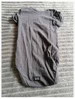 Donkergrijze romper Met giraffe Maat 74-80 h4, Kinderen en Baby's, Babykleding | Maat 74, Nacht- of Onderkleding, Jongetje of Meisje