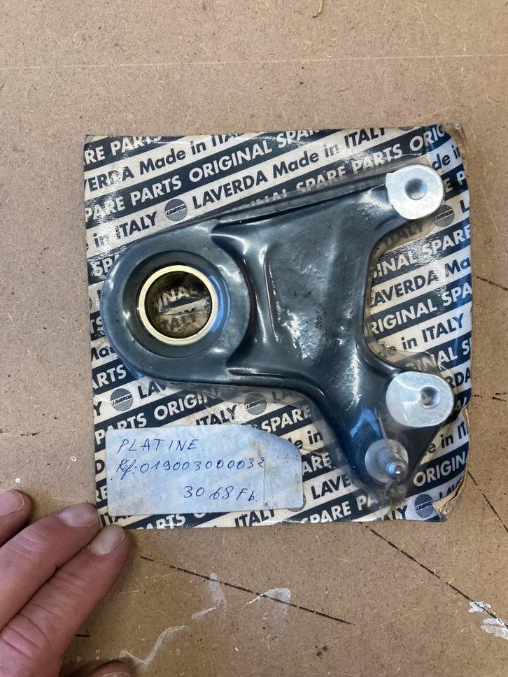 Nieuw (NOS) Remklauw montage beugel ZANE LAVERDA, Motoren, Accessoires | Overige, Nieuw, Ophalen of Verzenden