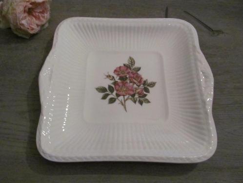 Wedgwood Briar Rose Serveer Schaal, Huis en Inrichting, Keuken | Servies, Zo goed als nieuw, Schaal of Schalen, Wedgwood, Keramiek