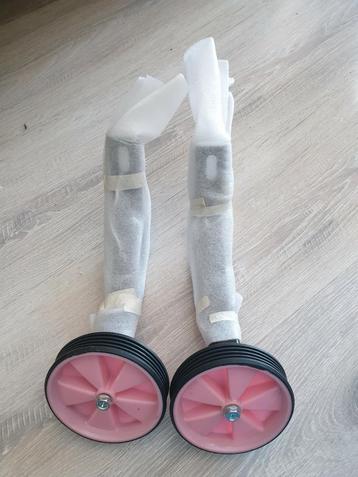 Nieuwe stevige kinder zijwieltjes. beschikbaar voor biedingen