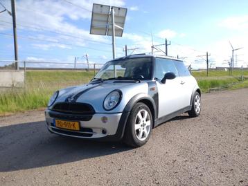 VERKOCHT Mini One 1.6 2005 Grijs Airco Schuifdak NIEUWE APK beschikbaar voor biedingen