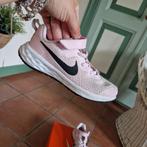 Nike gymschoenen maat 31 roze, Ophalen of Verzenden, Zo goed als nieuw, Hardloopschoenen, Nike