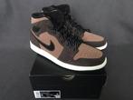 Nike Air Jordan 1 Mid Dark Chocolate mocha origineel 42.5, Nieuw, Jordan, Ophalen of Verzenden, Sneakers of Gympen