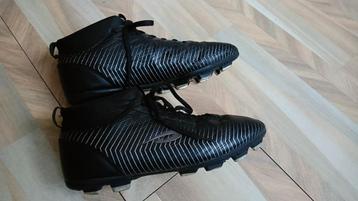 Zwarte voetbalschoenen Panther maat 41 Koopje beschikbaar voor biedingen