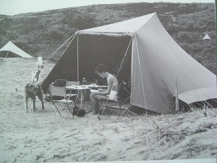 Een tent van goud, vijftig jaar De Waard tenten., Boeken, Hobby en Vrije tijd, Gelezen, Overige onderwerpen, Ophalen of Verzenden