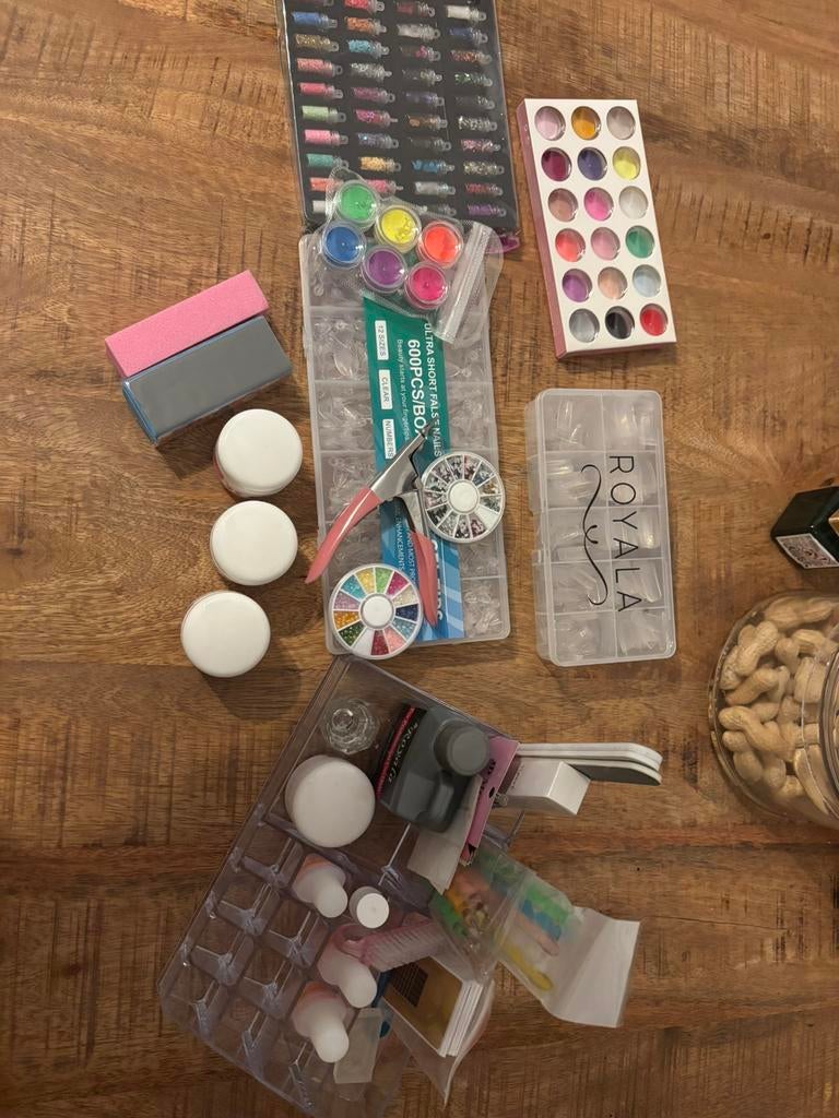 Een bijna nieuwe set om nagels te zetten, Ophalen of Verzenden, Zo goed als nieuw