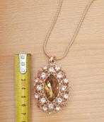Rosegoudkleurige lange ketting met grote strasshanger, Ophalen of Verzenden, Nieuw, Overige materialen, Met strass