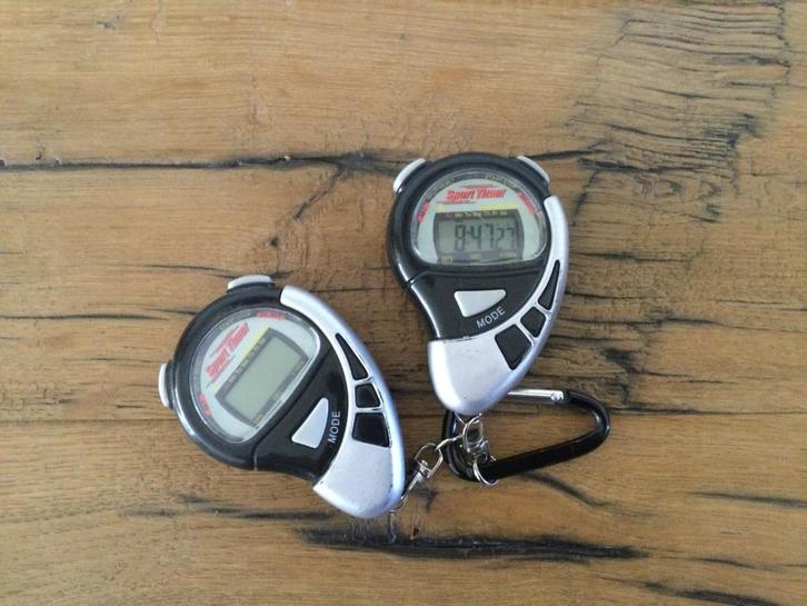 Digitale stopwatch ( 2 stuks), Sport en Fitness, Loopsport en Atletiek, Gebruikt, Snelheids- of Stappenmeter, Overige merken, Ophalen of Verzenden