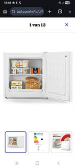 kleine vriezer, Witgoed en Apparatuur, Vriezers en Diepvrieskisten, Minder dan 85 cm, Minder dan 60 cm, Zo goed als nieuw, Vrijstaand