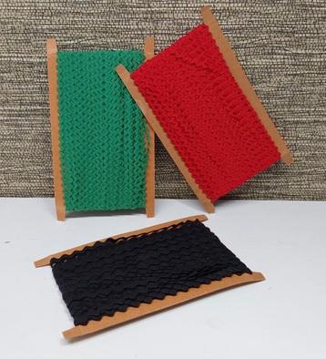 3 kaarten met ouderwets zigzag band beschikbaar voor biedingen