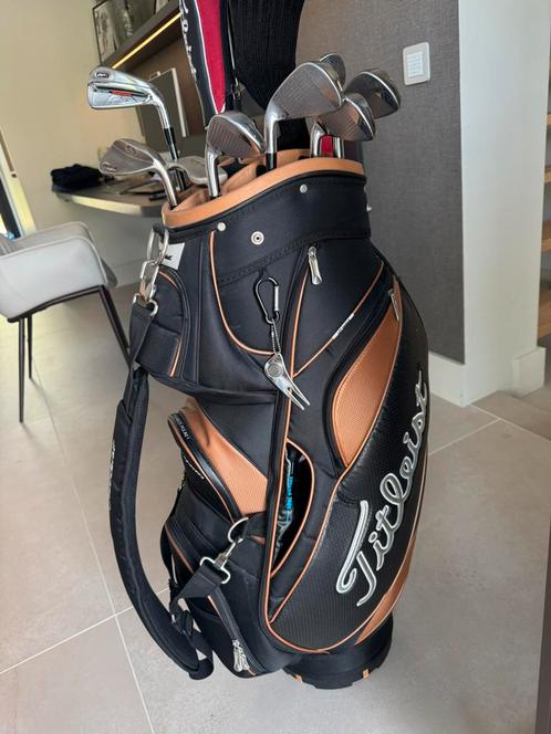 Titleist golftas compleet (drivers, ijzers, wedge, putter), Sport en Fitness, Golf, Gebruikt, Set, Overige merken, Ophalen