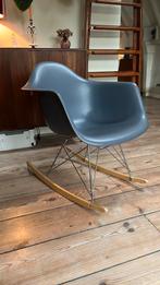 Eames schommelstoel (replica), Huis en Inrichting, Stoelen, Kunststof, Ophalen of Verzenden, Zo goed als nieuw, Eames