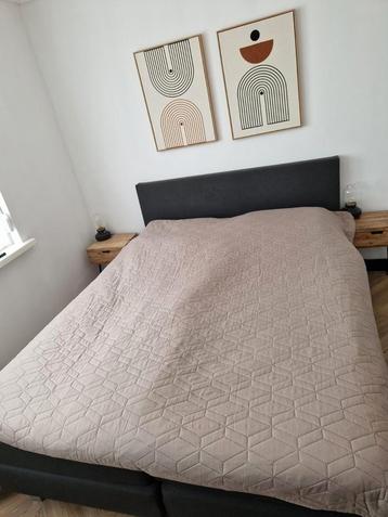Te Koop: Ruime Boxspring 160x200 cm beschikbaar voor biedingen