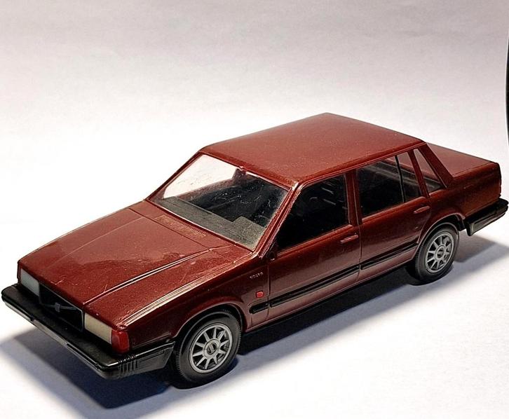 Volvo 740 Stahlberg, Hobby en Vrije tijd, Modelauto's | 1:24, Gebruikt, Overige merken, Ophalen of Verzenden