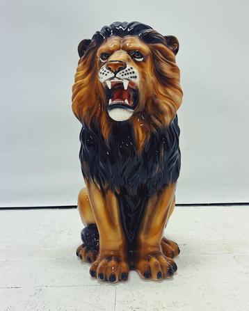 Leeuw Beeld Keramiek beschikbaar voor biedingen