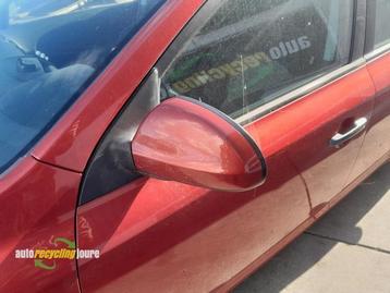 Buitenspiegel links van een Kia Cee'D beschikbaar voor biedingen