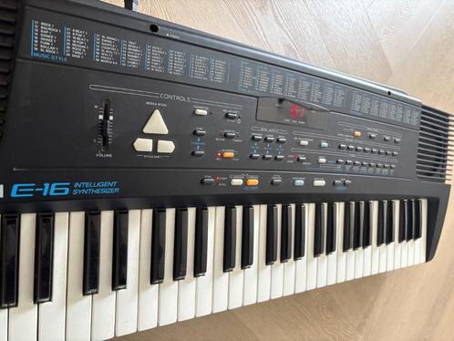 Roland E16 Electronic Synthesizer, Muziek en Instrumenten, Synthesizers, Zo goed als nieuw, 61 toetsen, Roland, Ophalen