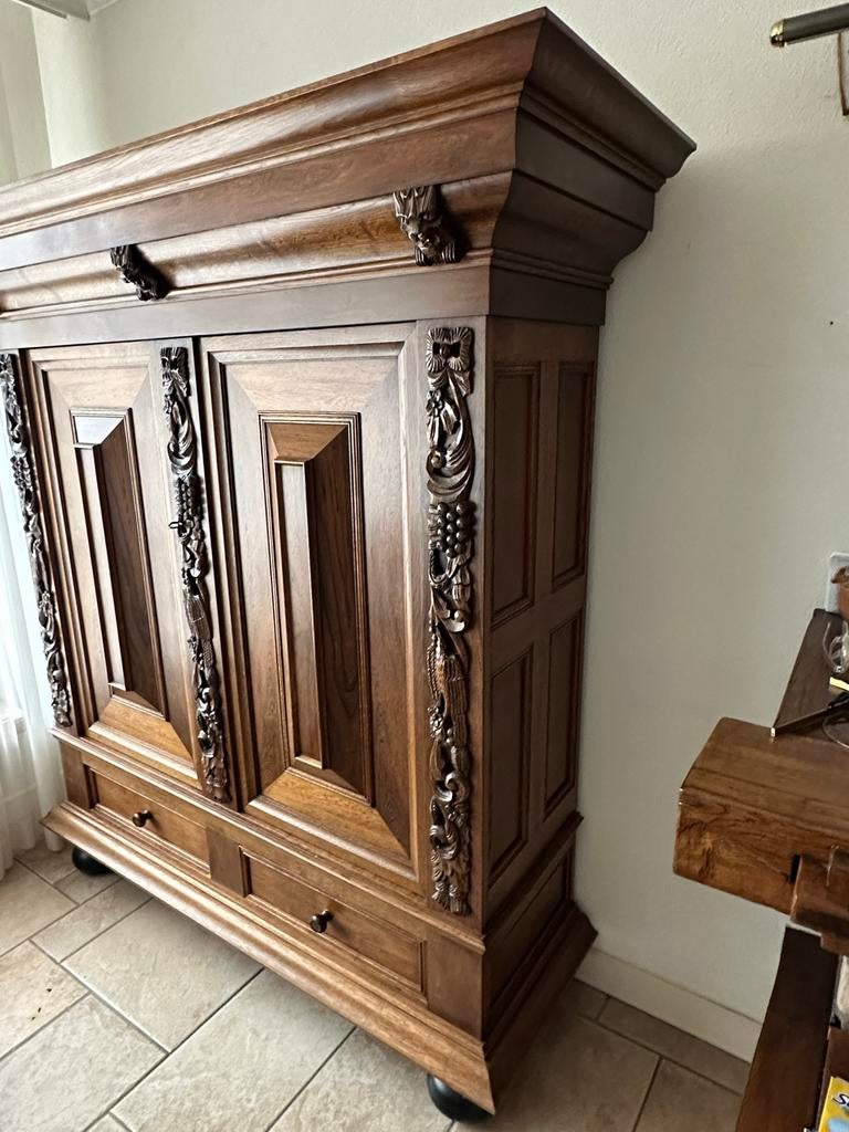 Prachtige Groenlose kast met houtsnijwerk, Antiek en Kunst, Antiek | Meubels | Kasten, Ophalen