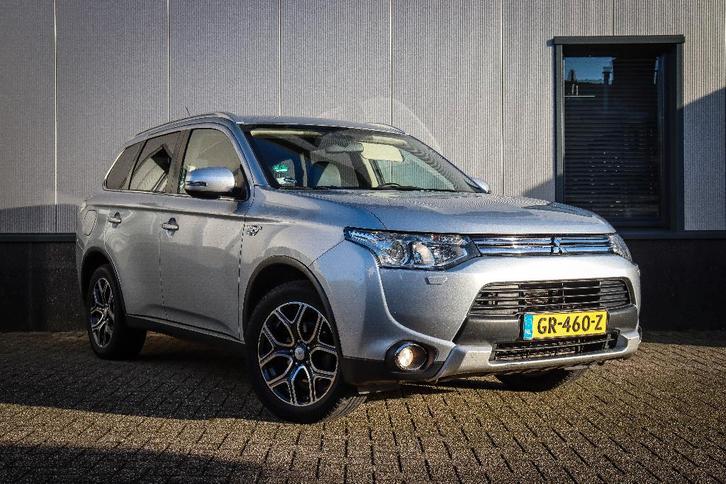 Mitsubishi Outlander 2.0 Phev 4WD CVT  2015, Auto's, Mitsubishi, Bedrijf, Outlander, 4x4, ABS, Achteruitrijcamera, Airbags, Airconditioning