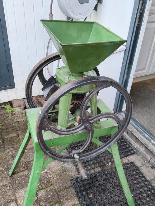 Antieke Graanmolen voor Meel, Antiek en Kunst, Antiek | Gereedschap en Instrumenten, Ophalen of Verzenden