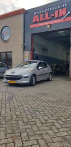 Peugeot 207 1.4 16V 5DRS 2006 Grijs, Auto's, Peugeot, 47 €/maand, Origineel Nederlands, Te koop, Zilver of Grijs