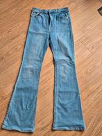 Bershka Flared Jeans maat 38, Blauw, Zo goed als nieuw, W30 - W32 (confectie 38/40), Bershka