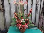 Kerststuk 80cm groot met 2x amaryllis rode en roze besjes, Ophalen, ., Zo goed als nieuw, .